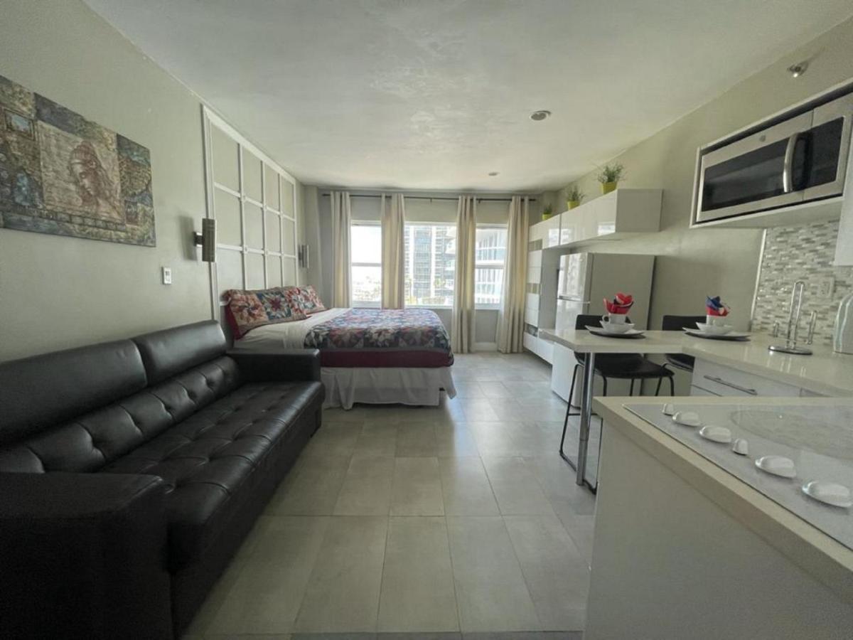 Beachfront Studios Casablanca Rentals Miami Beach Exteriör bild
