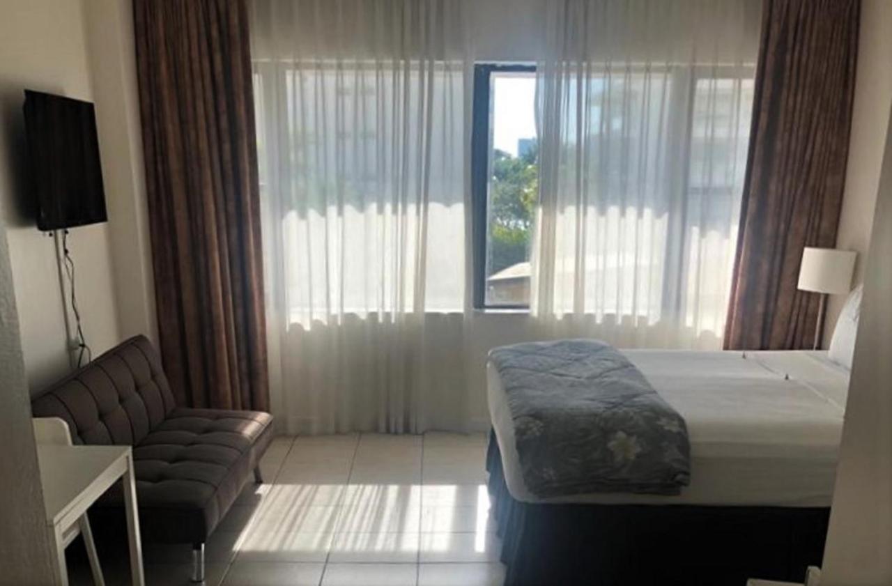 Beachfront Studios Casablanca Rentals Miami Beach Exteriör bild